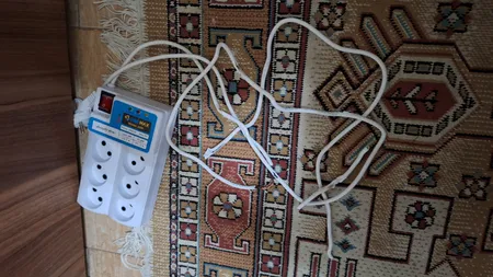 محافظ ولتاژ وان مکس مدل 6600