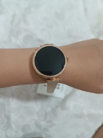 ساعت هوشمند گلوریمی مدل GL1 (مخصوص بانوان) دارای قابلیت های قابلیت مکالمه از طریق بلوتوث بند استیل