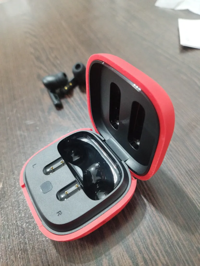 کاور مدل QCY مناسب برای کیس کیو سی وای QCY T13 ANC