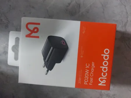 شارژر دیواری 20 وات مک دودو مدل CH-402