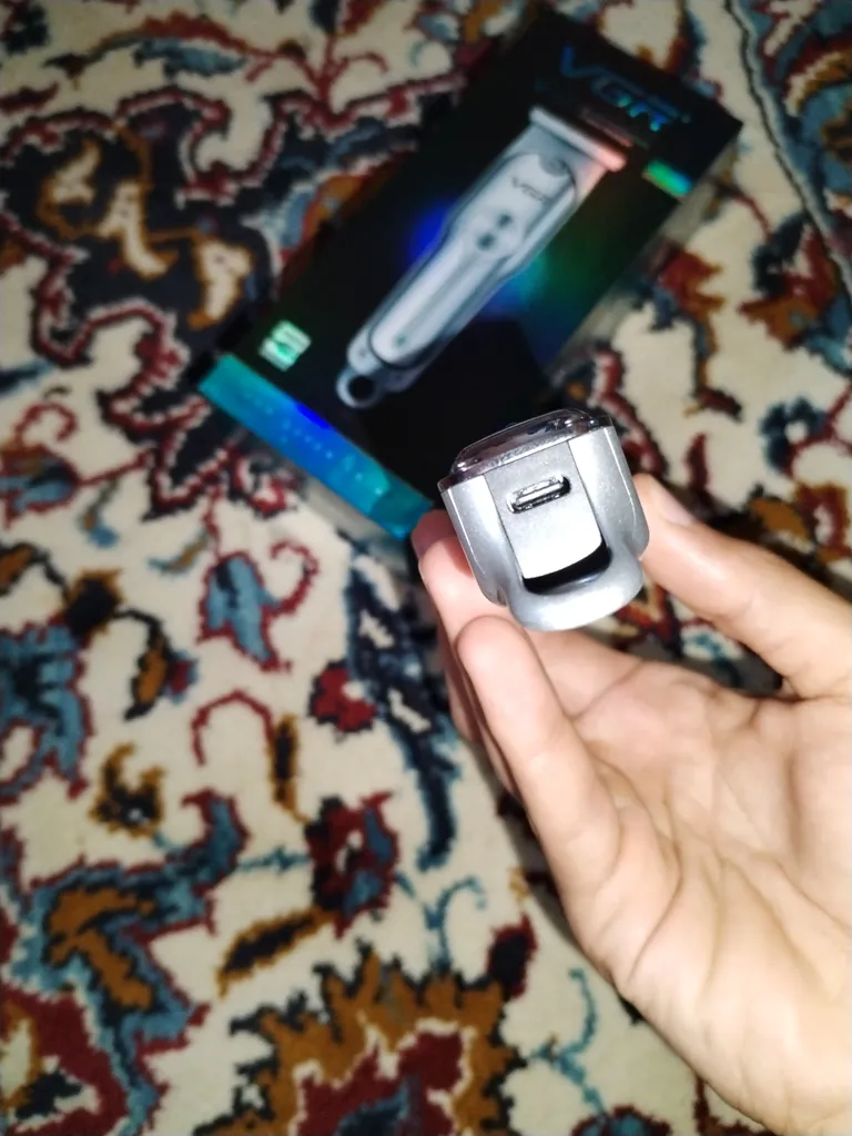 ماشین اصلاح موی سر و صورت وی جی ار مدل PROFESSIONAL V_071 ماشین اصلاح موی سر و صورت وی جی ار مدل PROFESSIONAL V_071