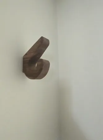 اویز لباس چوبیس مدل 705 بسته 4 عددی