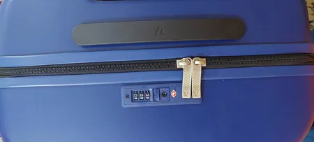 چمدان رونکاتو مدل VEGA کد 423432 سایز متوسط