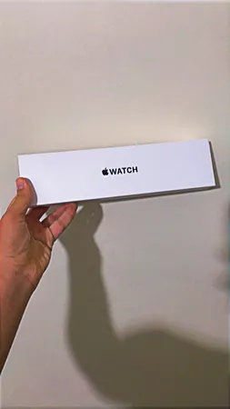 ساعت هوشمند اپل مدل SE دارای قابلیت های صفحه نمایش لمسی بند سیلیکون