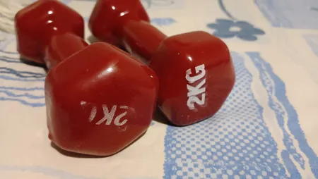 دمبل ایروبیک روکش‌ دار 2 کیلوگرمی بسته دو عددی