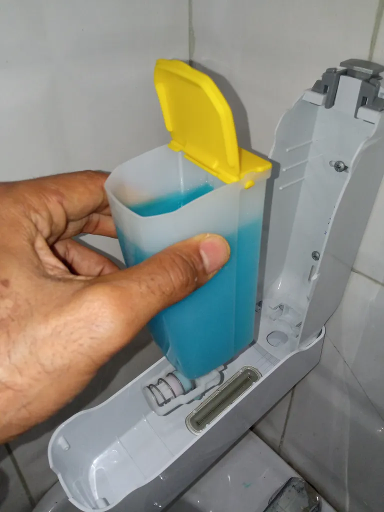 مخزن مایع ظرفشویی ایمن آب مدل رویان