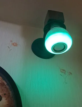 لامپ هوشمند و اسپیکر بلوتوثی 7 وات مدل ZSA-DL-SP پایه E27