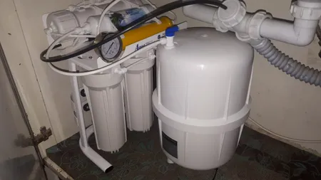 دستگاه تصفیه کننده آب آکوا پیورست مدل EZ-2575 به همراه مخزن تصفیه مدل L10