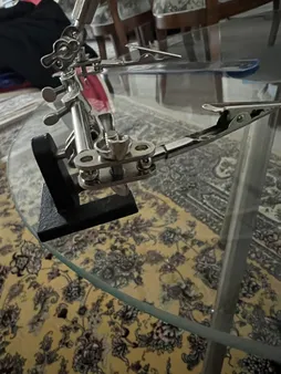 گیره مونتاژ مدل TE-805 به همراه ذره بین