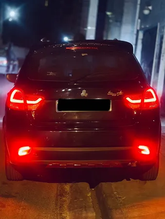 چراغ خطر عقب نورگستر مدل پلاس مناسب برای کوئیک بسته 2 عددی