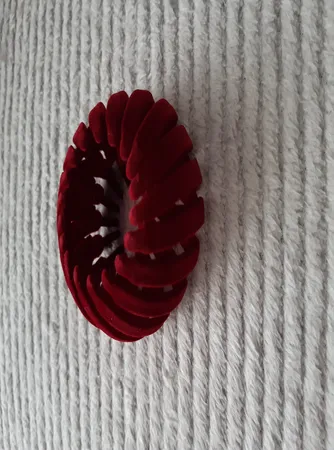 کلیپس مو زنانه مدل گوجه‌ای مخملی کد 1523 brg