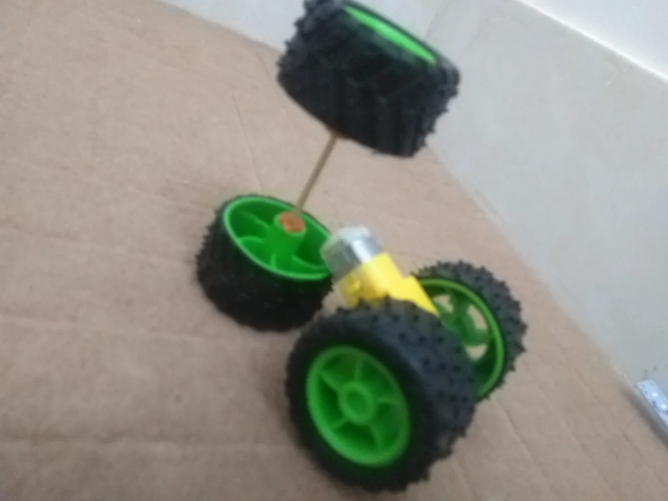 چرخ ربات مدل W527 بسته 4 عددی