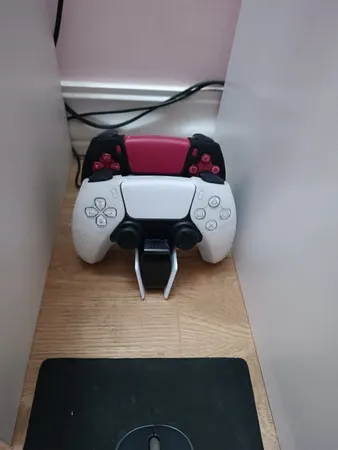 محافظ دسته پلی استیشن 5 مدل جلوباز C007