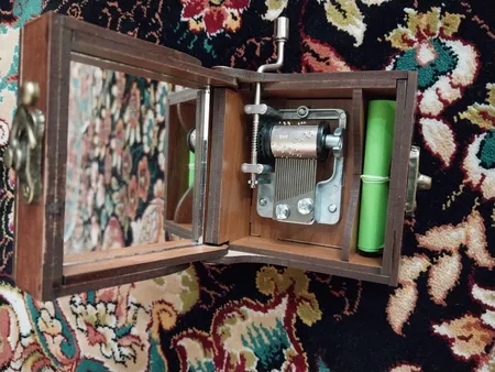 جعبه موزیکال طرح سنتی آینه دار کد JM-S23