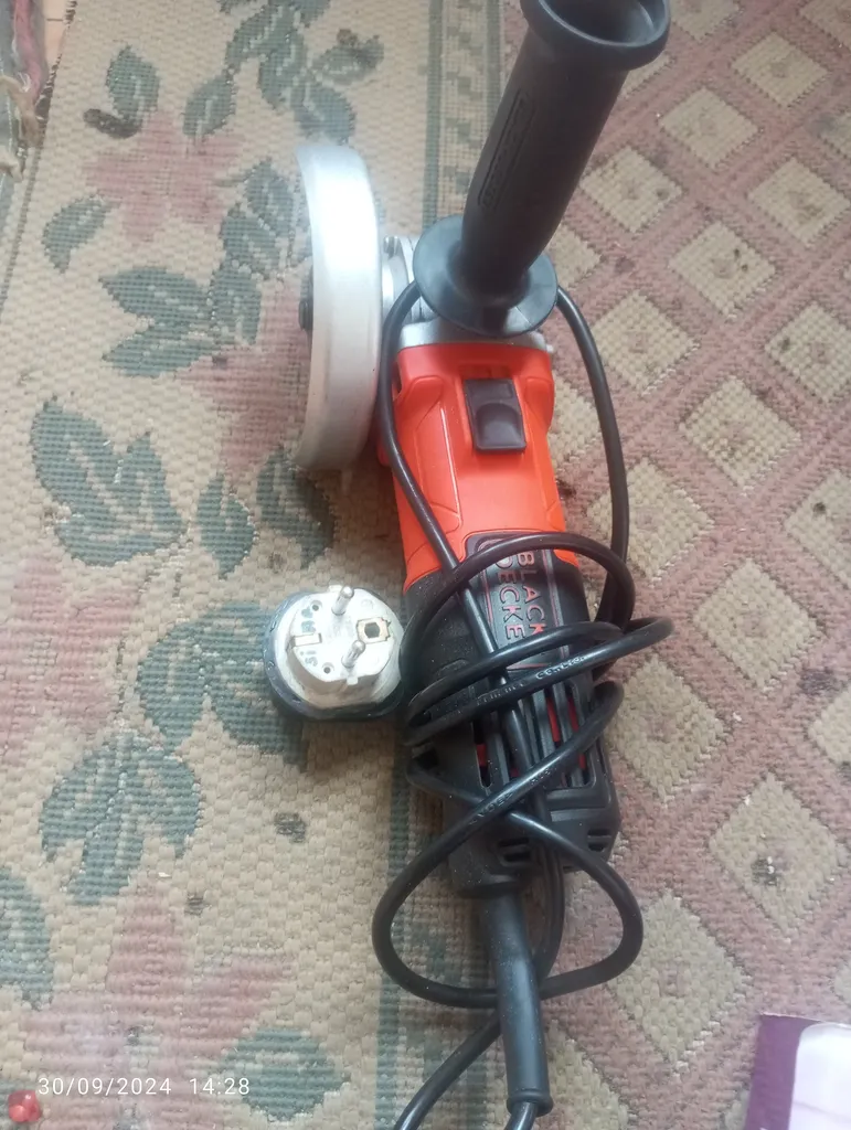 مینی فرز بلک اند دکر مدل G650-B5