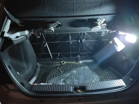 چراغ صندوق خودرو تک لایت مدل K2 مناسب برای کوییک