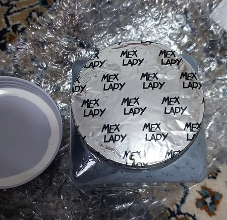 اسکراب لایه بردار پوست مکس لیدی مدل with ice حجم 300 میلی لیتر