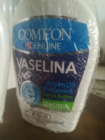 وازلین کامان مدل 01 حجم 300 میلی لیتر