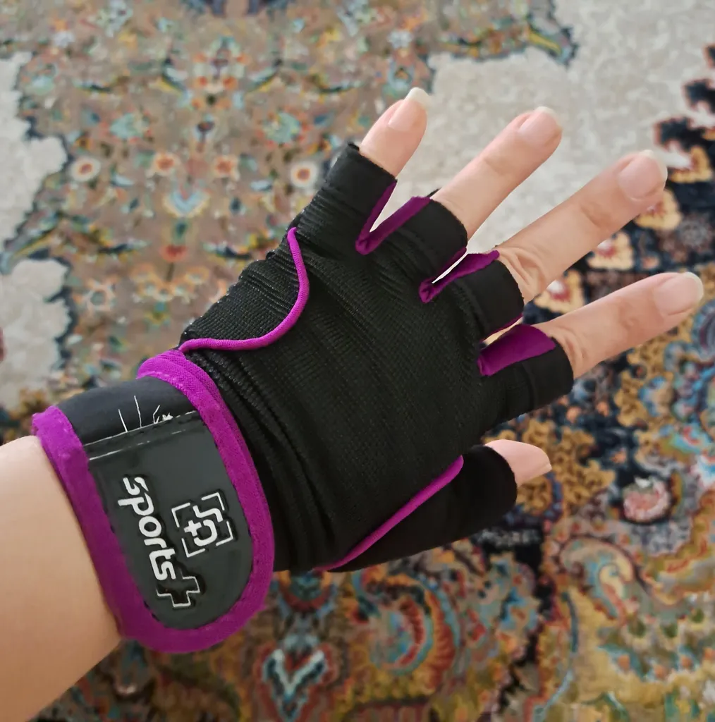 دستکش بدنسازی زنانه مدل مچ بنددار کف چرمی کد NK-235