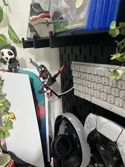 اکشن فیگور مدل اسپایدرمن مایلز مورالز Spiderman Marvel Miles Morales SV-ACT