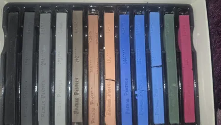 پاستل گچی 24 رنگ پژواک مدل XR24