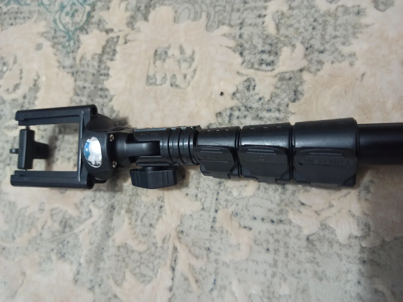 پایه مونوپاد یانتنگ مدل YT-1288 به همراه ریموت با قابلیت Zoom