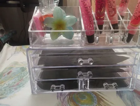 استند لوازم آرایشی مدل vs1