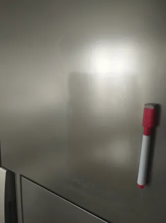 مگنت چاپ بهار مدل یادداشت رویخچالی کد 1 به همراه ماژیک