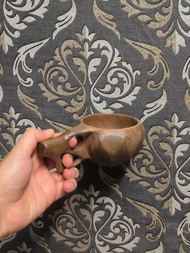 لیوان چوبی مدل کوکسا گردو طرح الماس کد AS1472