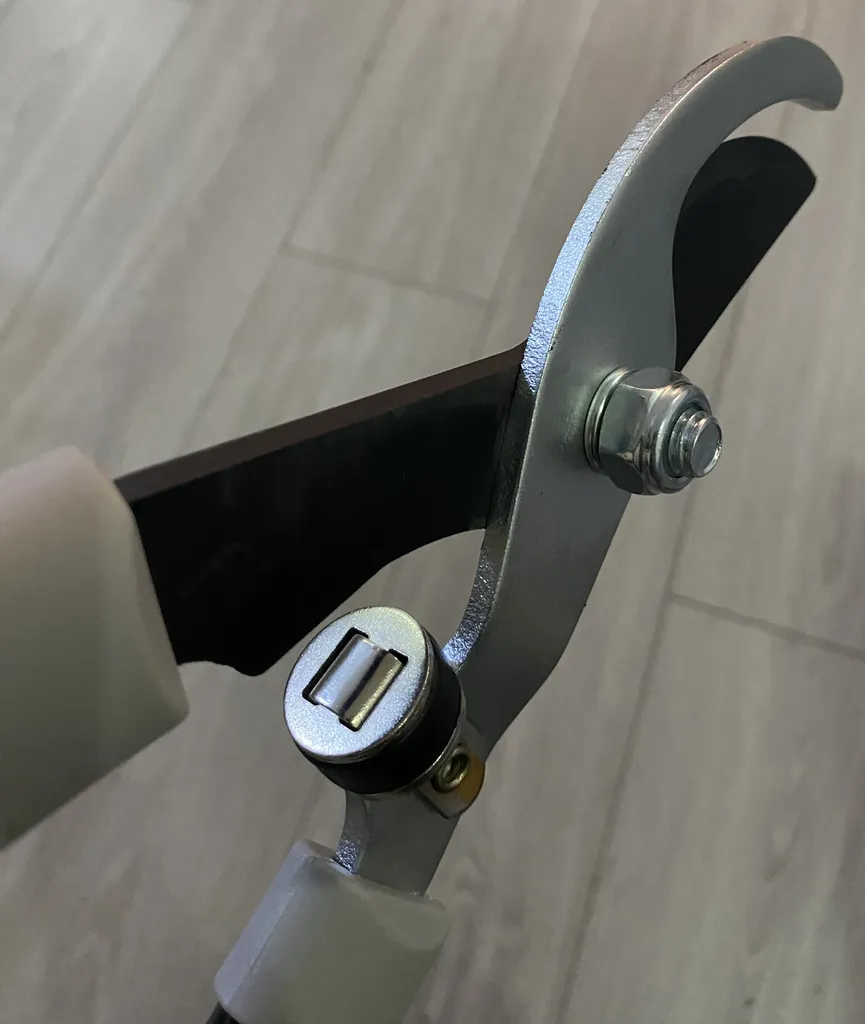 قیچی باغبانی توتال مدل THT1527101