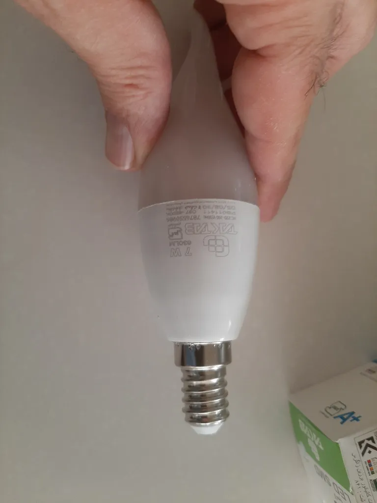 لامپ ال ای دی 7 وات تک تاب مدل شمعی پایه E14 بسته 10 عددی