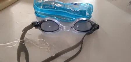 عینک شنا مدل کیفی 1600