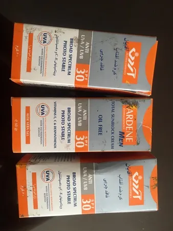 کرم ضدآفتاب آقایان آردن SPF30 وزن 60 گرم