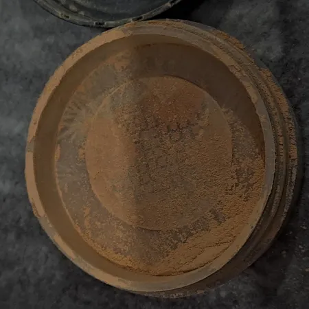 پودر تثبیت کننده آرایش لالا رخ شماره 01