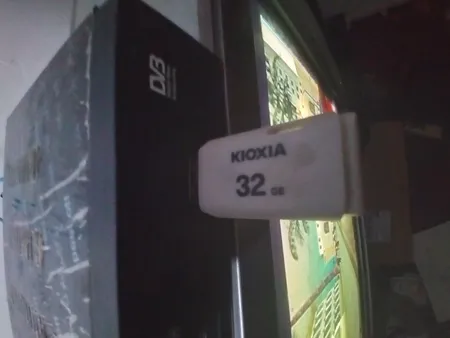 فلش مموری کیوکسیا مدل U202 ظرفیت 32 گیگابایت