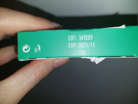 چسب‌ پاک کننده بینی ویت مدل Charcoal بسته 6 عددی