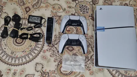 کنسول بازی سونی مدل PlayStation 5 Slim ظرفیت یک ترابایت ریجن 2016A اروپا به همراه دسته اضافی و پایه شارژر