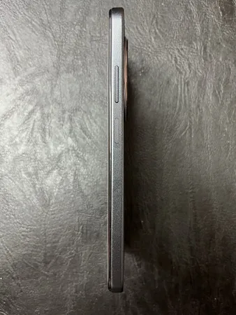 گوشی موبایل وکال مدل V2 Lite دو سیم کارت ظرفیت 128 گیگابایت و رم 4 گیگابایت