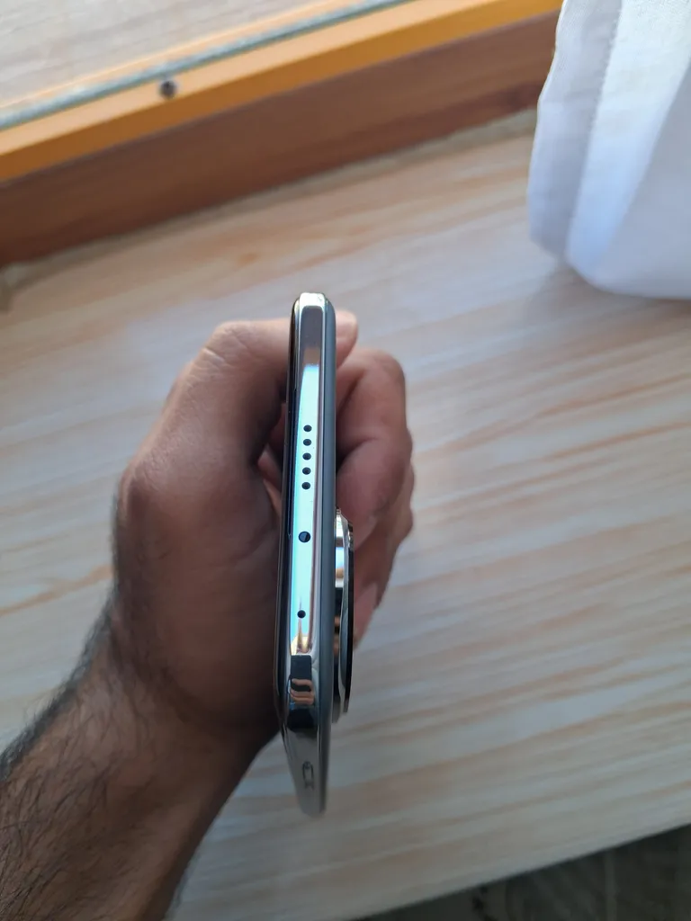 گوشی موبایل آنر مدل 200 دو سیم کارت ظرفیت 256 گیگابایت و رم 12 گیگابایت