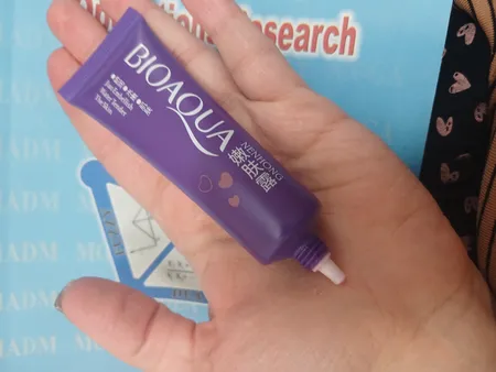 کرم روشن کننده بایو آکوا مدل CHERRY حجم 30 میلی لیتر