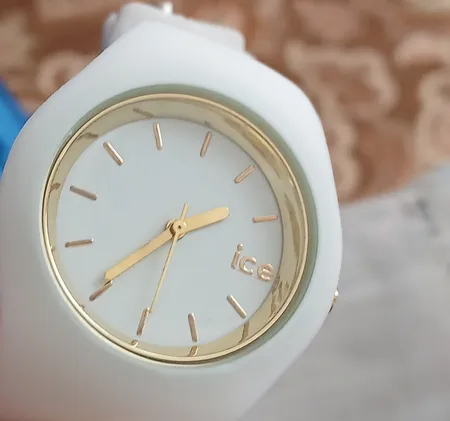 ساعت مچی عقربه ای زنانه مدل IS 2933-SE-RZ