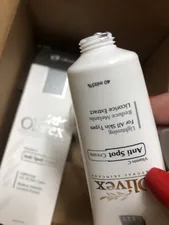 تجریه خرید کرم ضد لک الیوکس مدل Olive Oil حجم 40 میلی لیتر