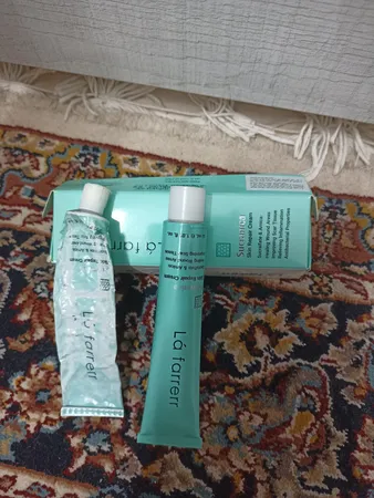 کرم ترمیم کننده پوست لافارر مدل سوکرانیکا حجم 30 میلی لیتر