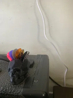 نگهدارنده پیک گیتار مدل Skull