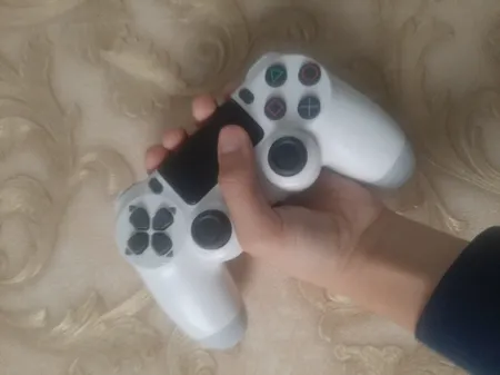 دسته بازی مدل DualShock 4