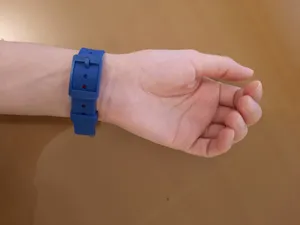 تجریه خرید ساعت مچی عقربه ای کیو اند کیو مدل VS49J009Y