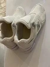 تجریه خرید کفش پیاده‌روی از جنس اشبالت، کاهش فشارهای وارده، مدل n_p.b.p