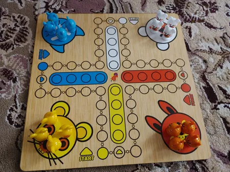 بازی منچ و مارپله تخته چوبی مدل Animals