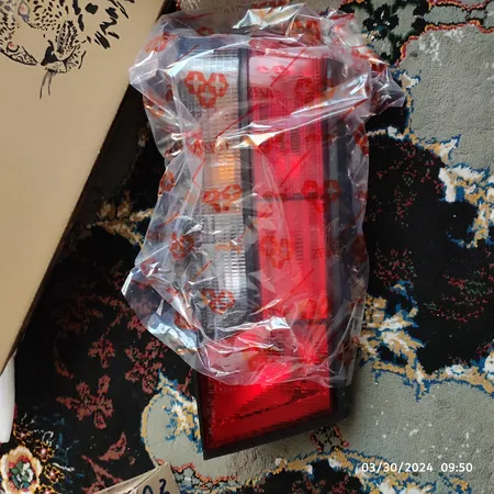 چراغ خطر عقب جمع ساز کد 166 مناسب برای پژو آردی بسته دو عددی