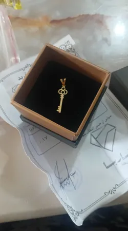 آویز گردنبند طلا 18 عیار زنانه ناریا طرح کلید